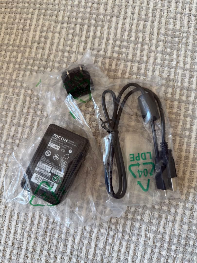 [美品] RICOH GR III 予備バッテリー＆充電器