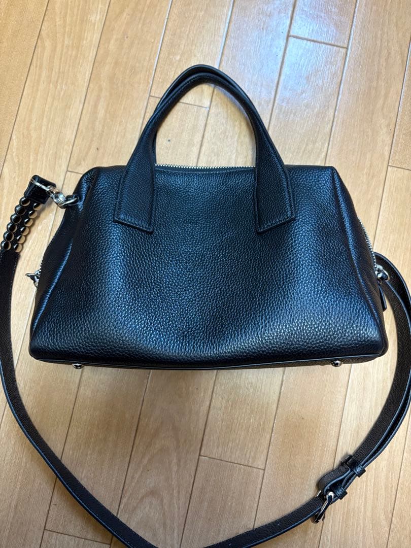 《本革/ショルダー付き》スタッズボストンバッグ