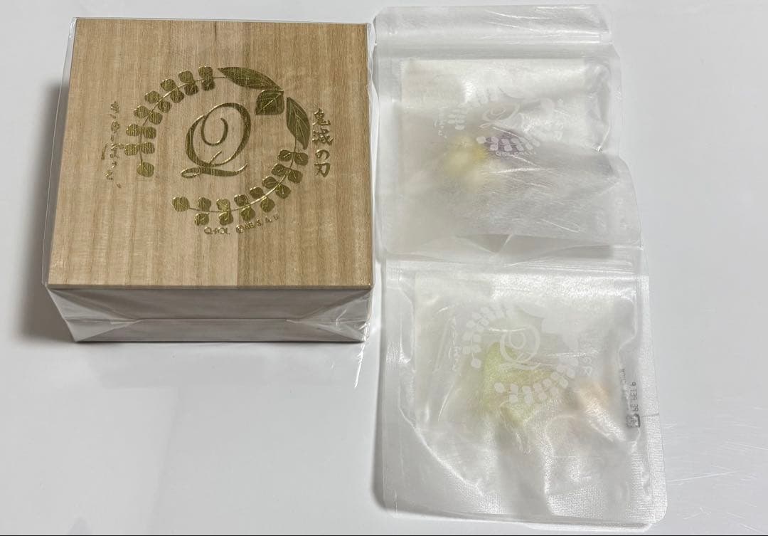 Q-pot.×鬼滅の刃 和菓子バッグチャーム 胡蝶しのぶ　栗花落カナヲ