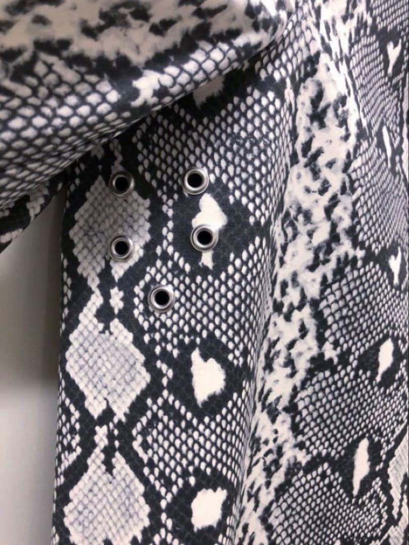 【MACKINTOSH×HYKE】パイソン柄 チェスター コート