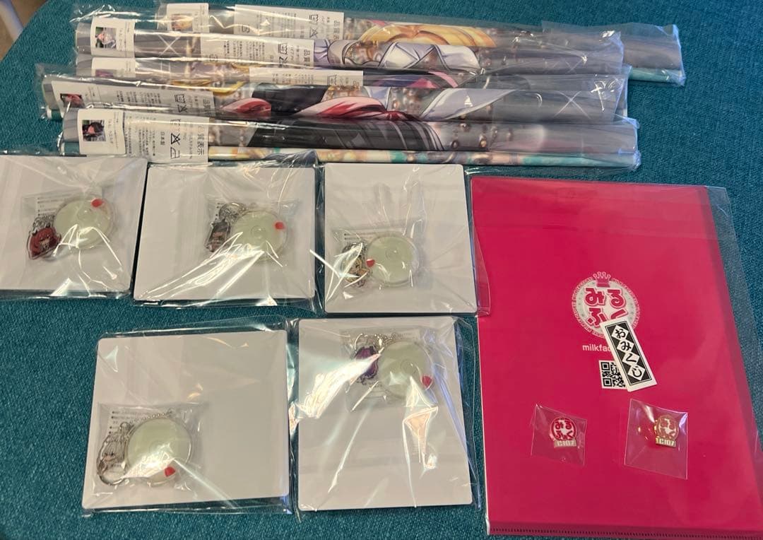 C107 みるくふぁくとりー新作タペストリーセット 5種類CD キーホルダー特典