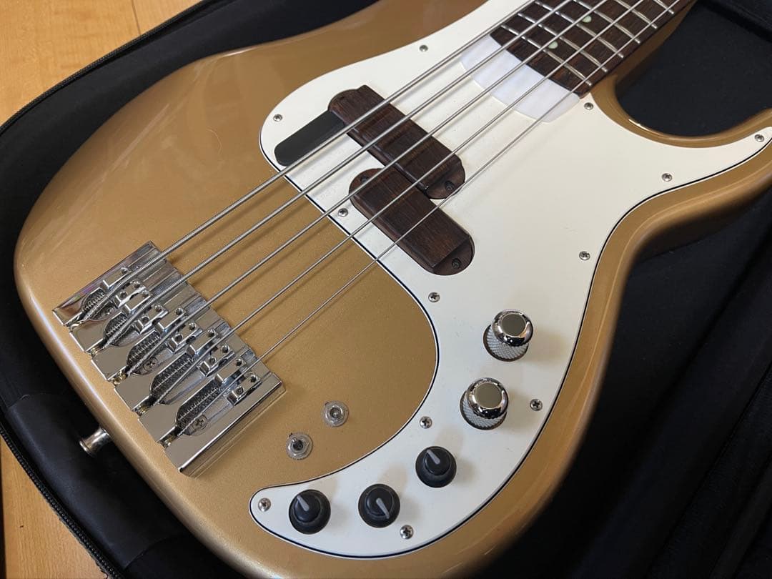 Xotic XP-1T 5弦　最初期型　ゴールド