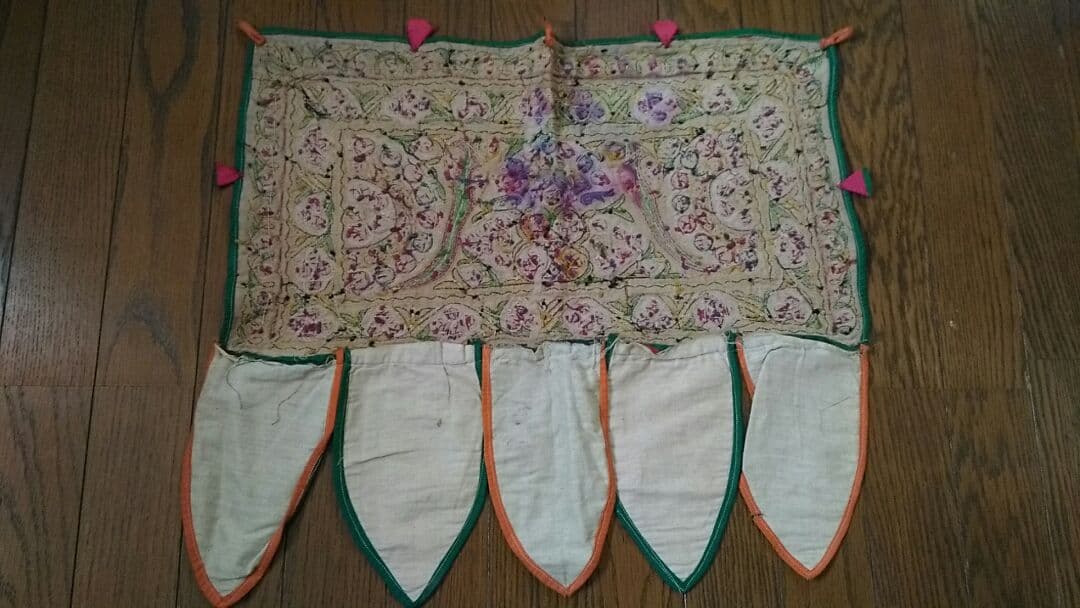 インドの壁掛け　アンティーク