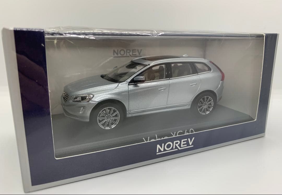 1/43 Volvo XC60 エレクトリックシルバー