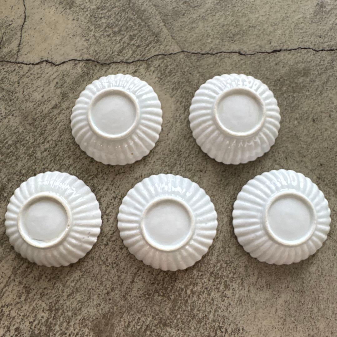 古伊万里　白磁　江戸後期　菊　豆皿