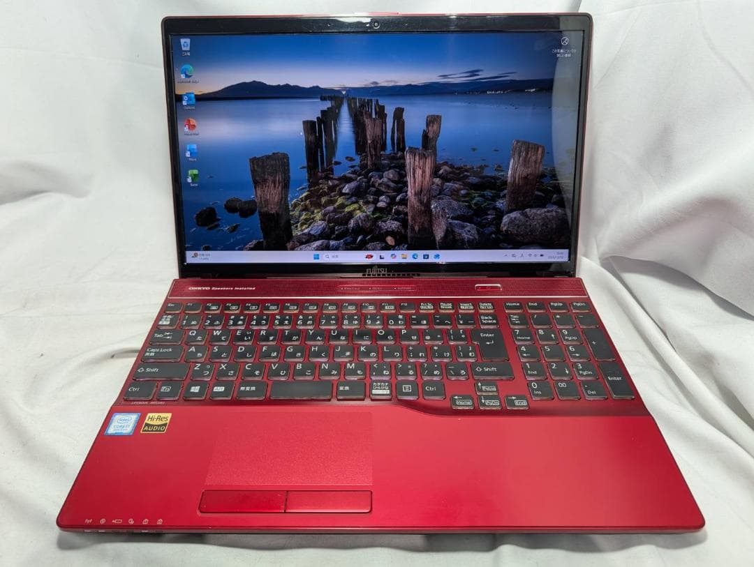 富士通 AH53/B3 第8世代 i7/8GB/SSD256GB/Office