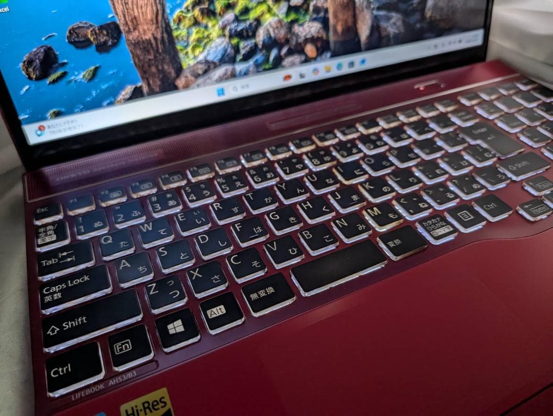 富士通 AH53/B3 第8世代 i7/8GB/SSD256GB/Office