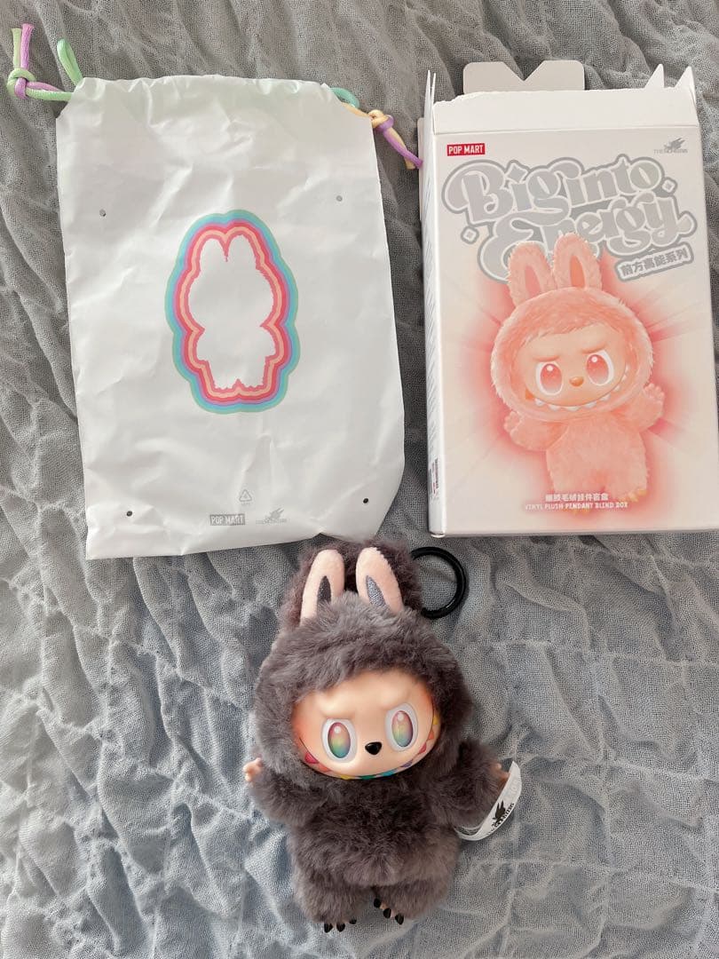 Big Into Energy ラブブ　ぬいぐるみ　シークレット