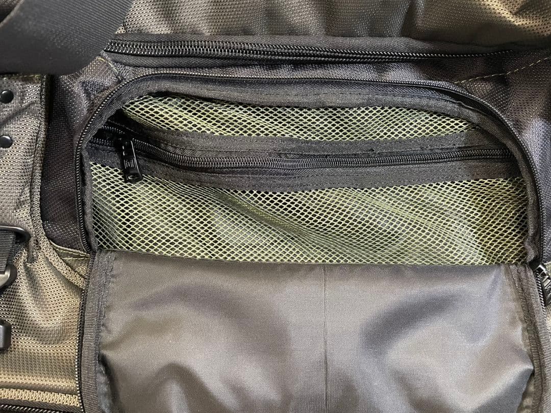 FUL　キャリーバッグ　スーツケース　黒