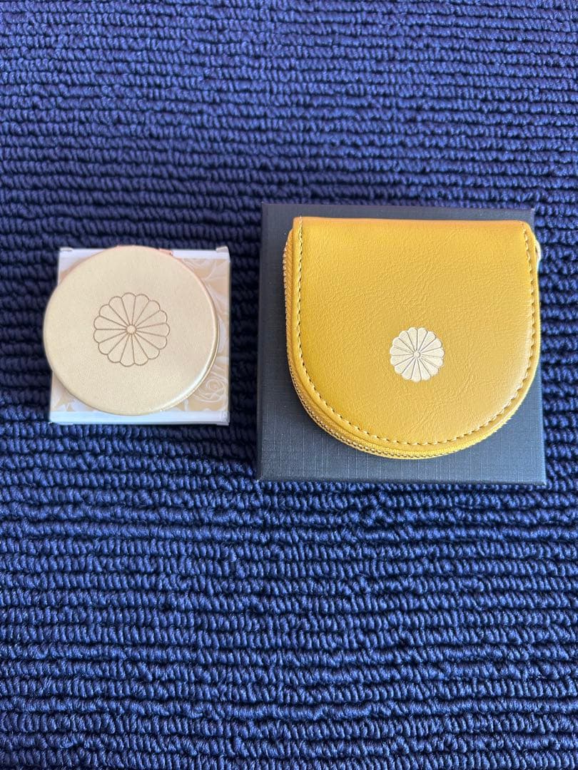 皇居　財布　イエロー ケース　手鏡ゴールド　ダブルミラー　新品　未使用