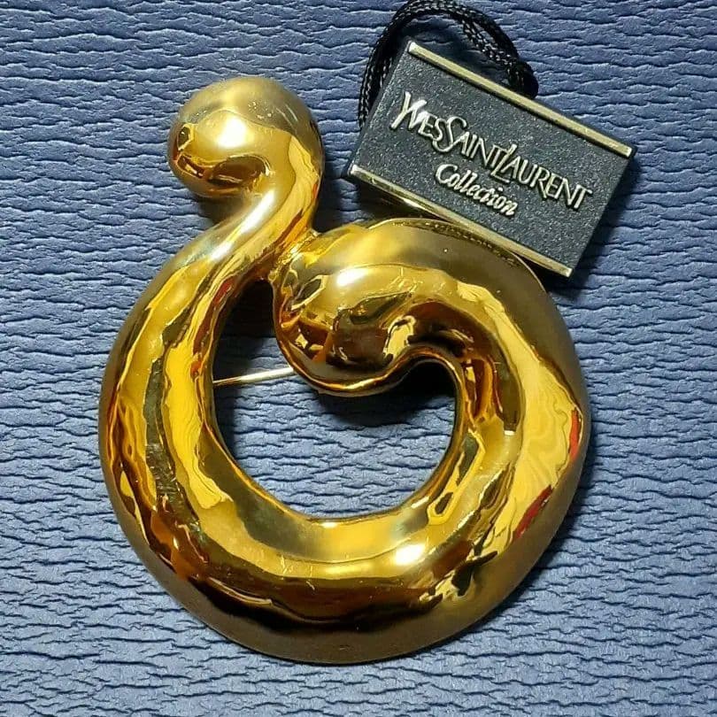 【美品・希少】イヴ・サンローラン　ゴールドブローチ　ヴィンテージ　レア