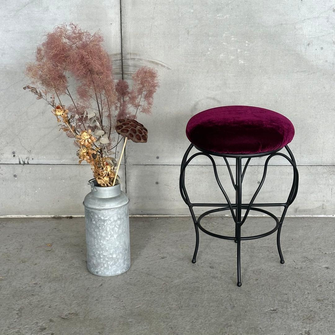 ワインベルベット×アイアン曲線脚スツール｜ロココモダンデザイン 椅子 ベロア調