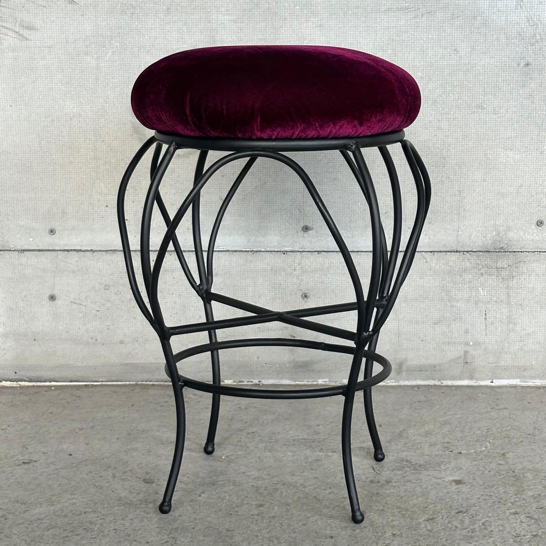 ワインベルベット×アイアン曲線脚スツール｜ロココモダンデザイン 椅子 ベロア調