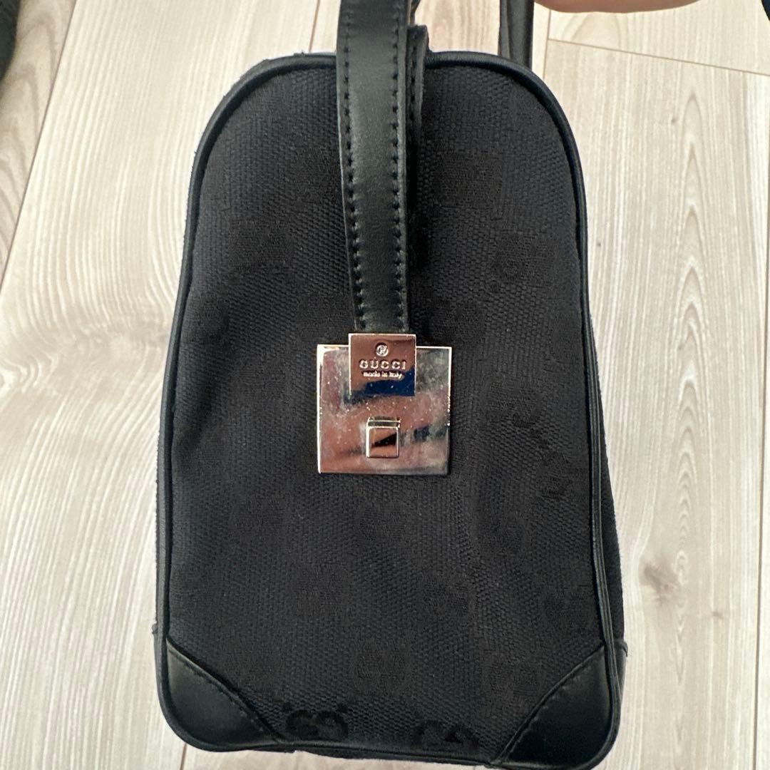 GUCCI バッグ　（GUCCIの袋付き）