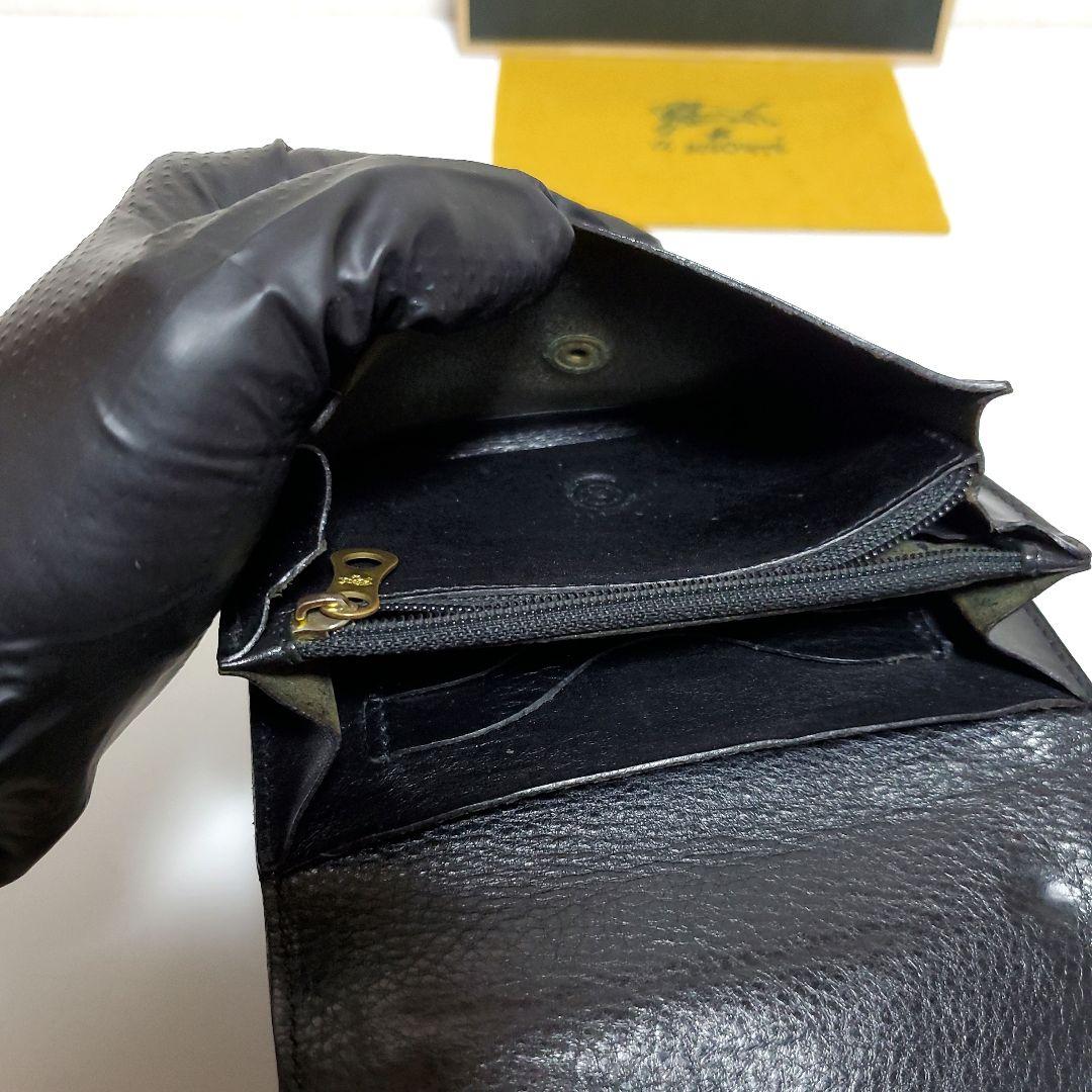 正規品　IL BISONTE　イルビゾンテ　二つ折り財布　ブラック　良品フラップ