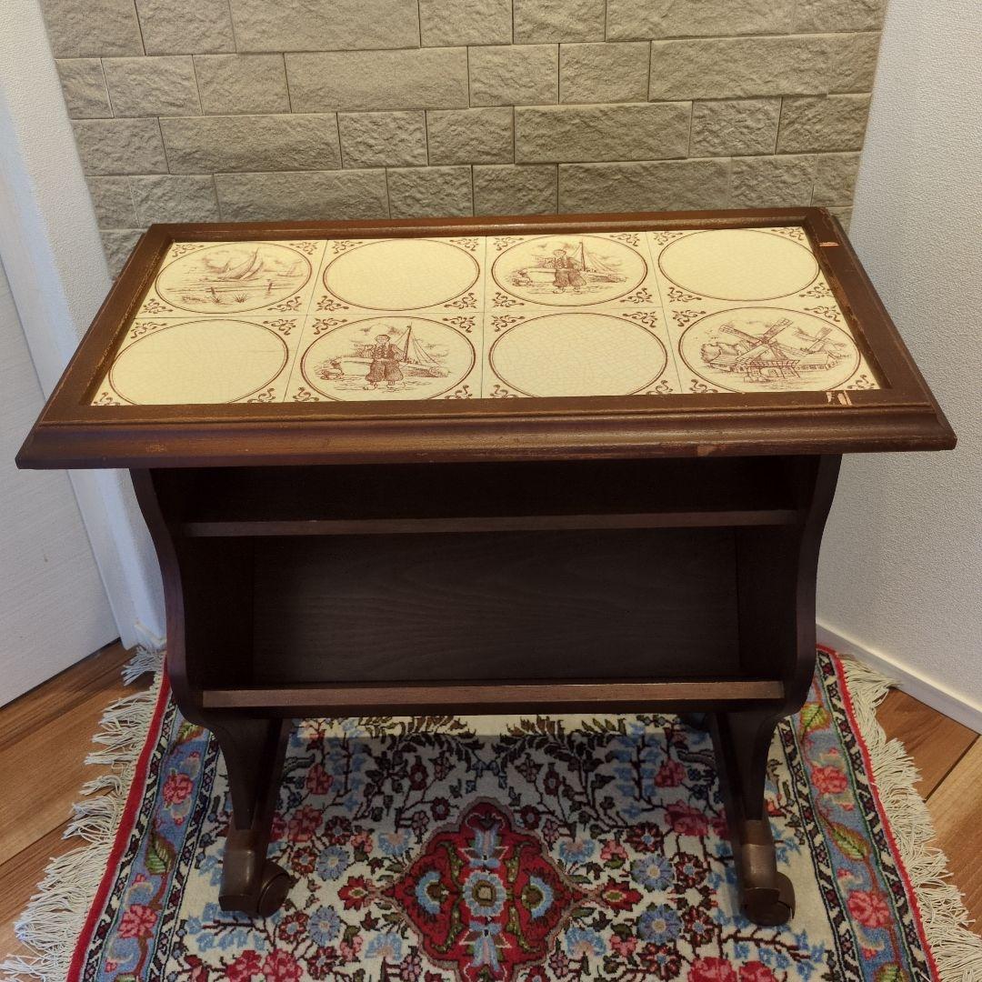 ドイツ製　天板タイル　木製　キャスター付マガジンラック　サイドテーブル