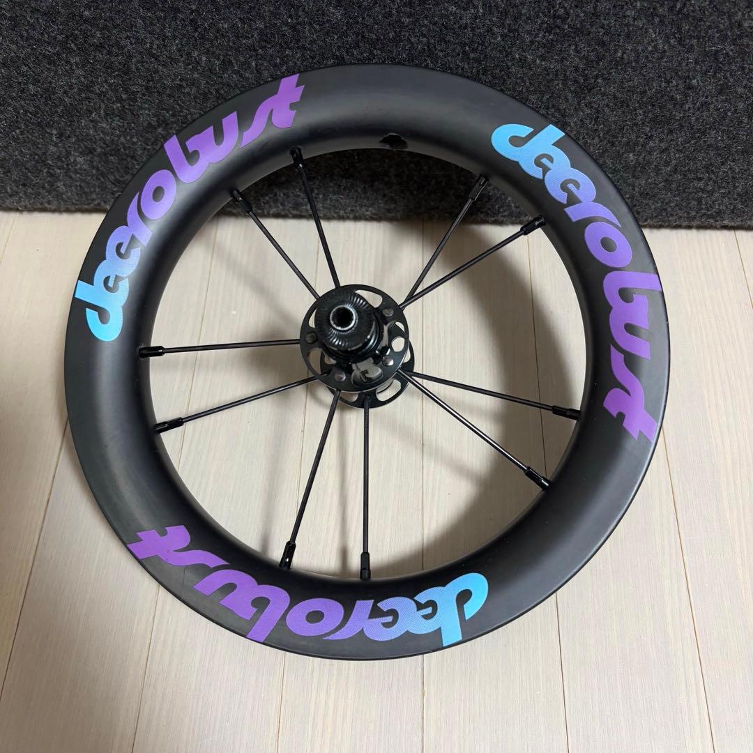 Deerobust dati バランスバイク　カーボンホイール　ストライダー