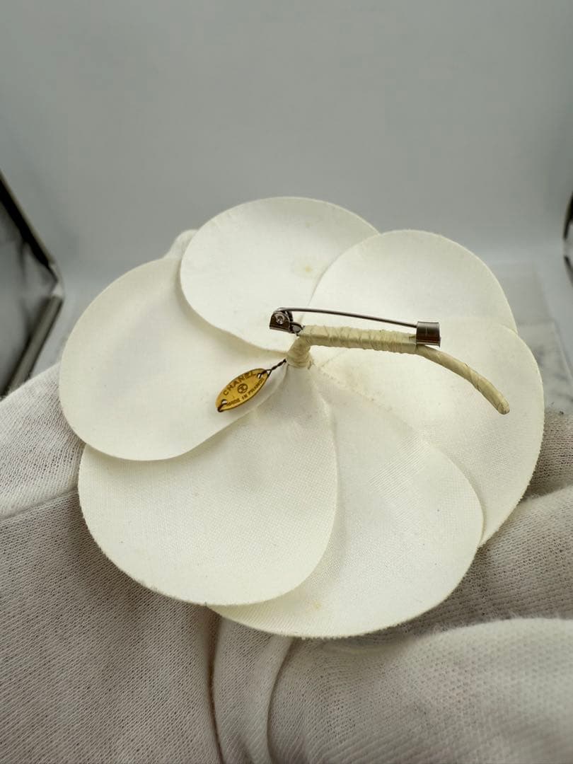 CHANEL シャネル カメリア フラワー コサージュ ブローチ　箱付　豆あり