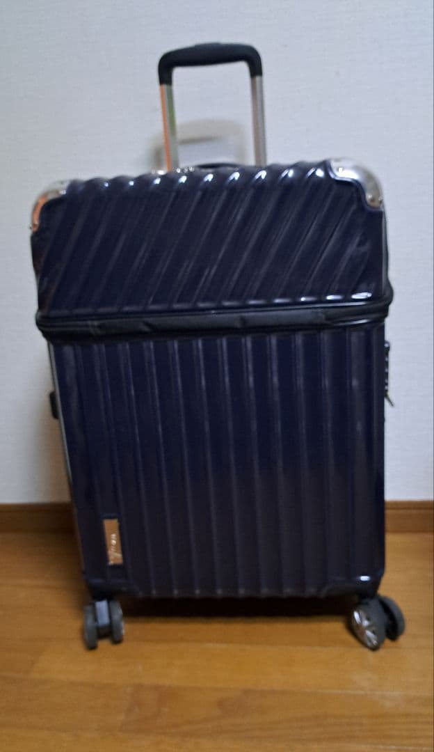 ネイビー ストライプ 中型キャリーケース　[テラさん専用]