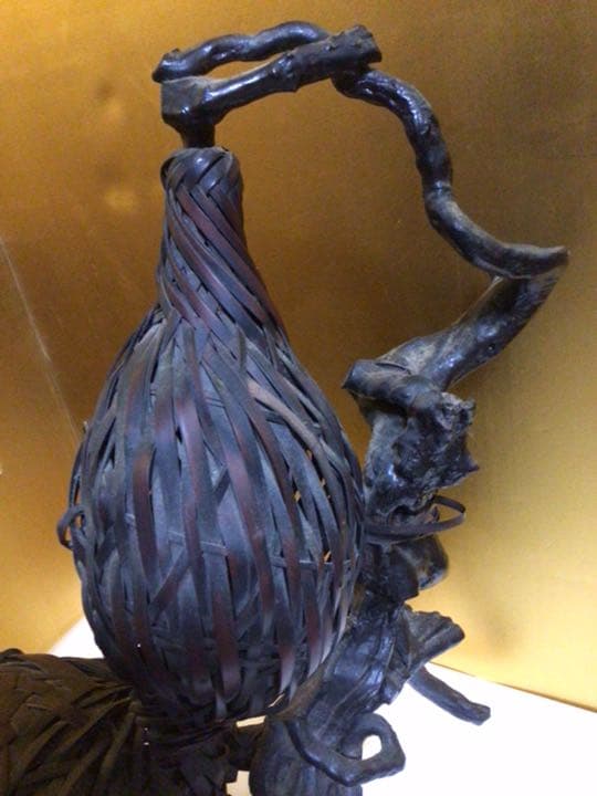 蔵出し　カゴ花入