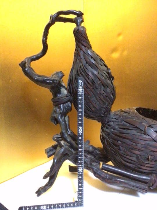 蔵出し　カゴ花入