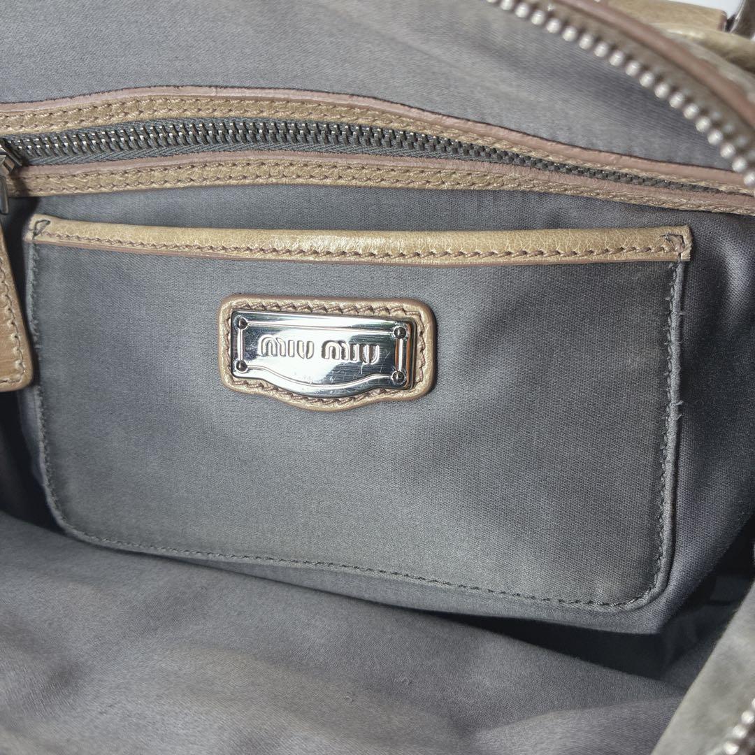 【いちごパフェさん専用】miumiu スタッズ　ハンドバッグ　ハートチャーム