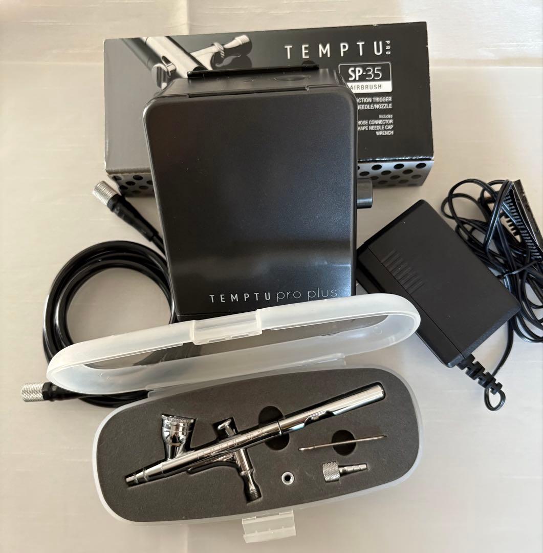 エアブラシとコンプレッサー