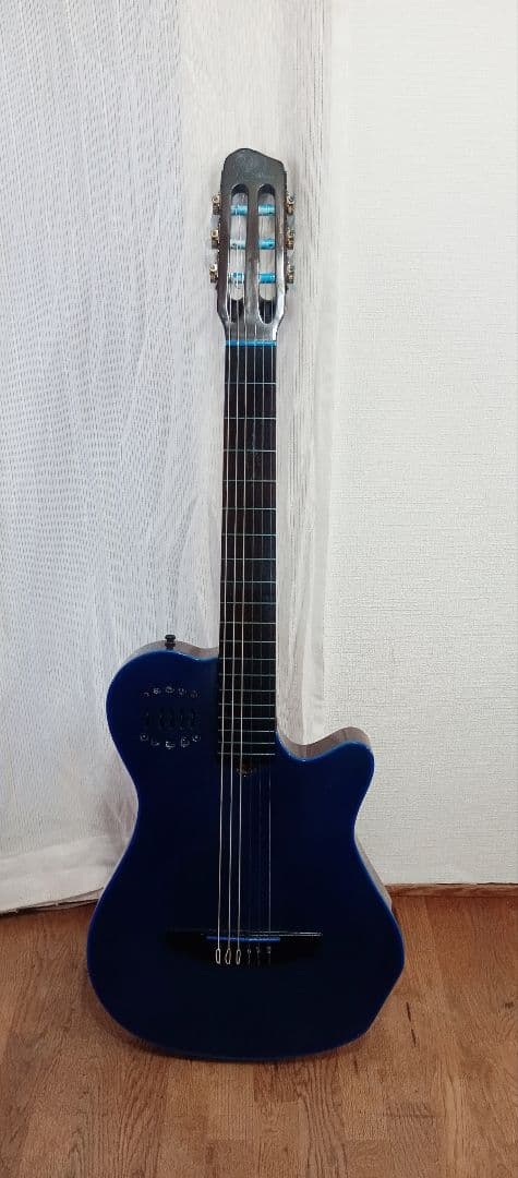 Godin Multiac エレアコ・オーシャンブルー仕立て
