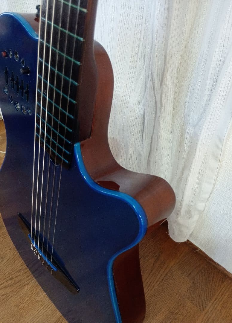 Godin Multiac エレアコ・オーシャンブルー仕立て