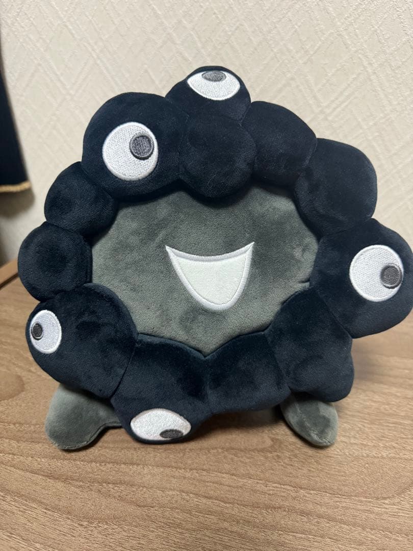 ミャクミャク　這い型ぬいぐるみ　Lサイズ　黒ミャクミャク