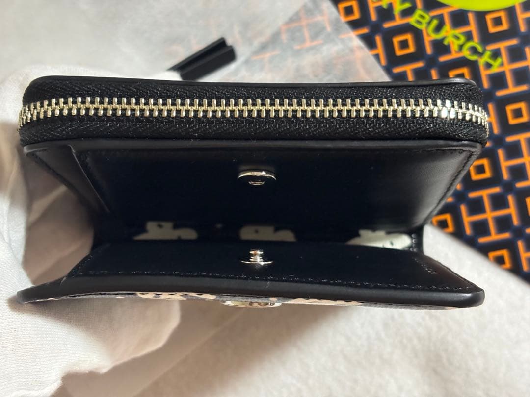 【新品未使用】トリーバーチ　財布　二つ折り　ロビンソン　リボン　革