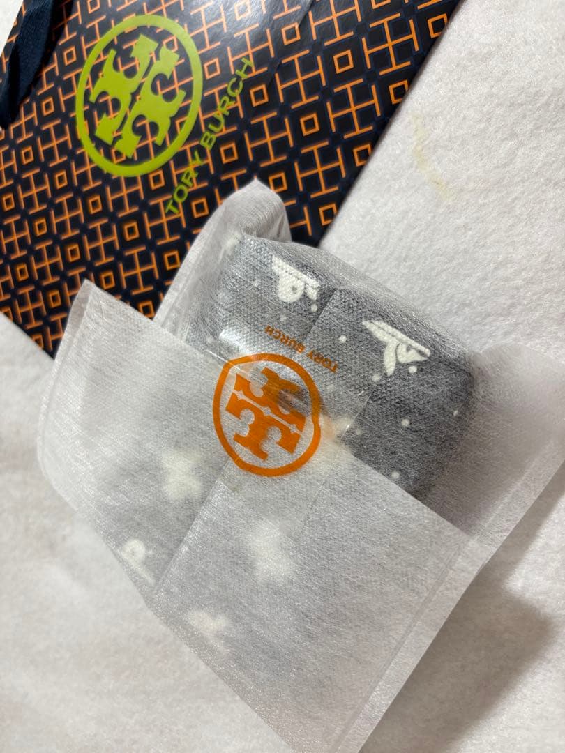 【新品未使用】トリーバーチ　財布　二つ折り　ロビンソン　リボン　革