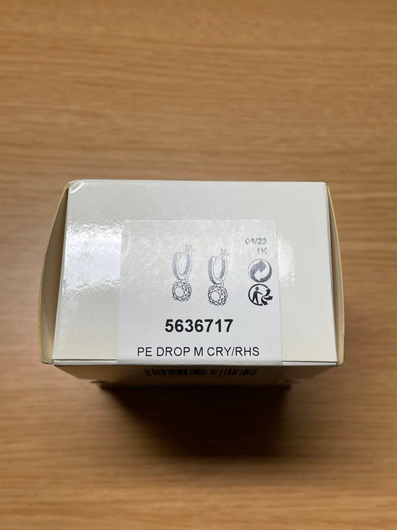 Swarovski クリスタルドロップピアス 新品