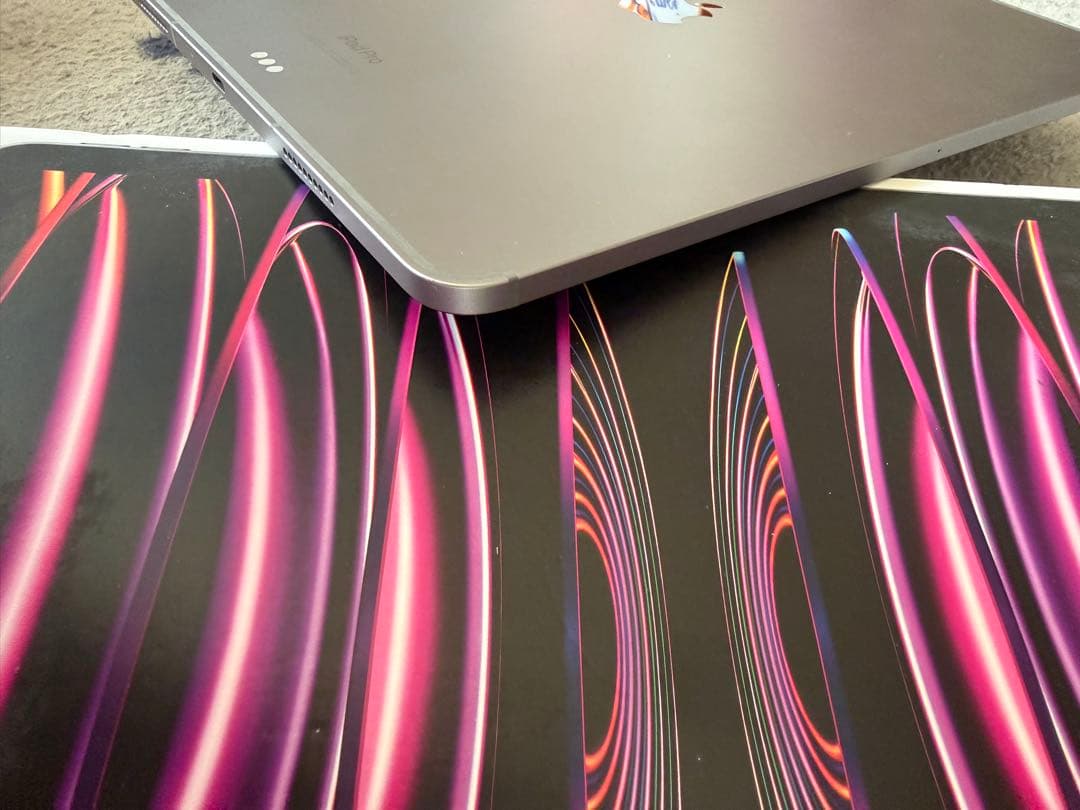 iPad Pro 第６世代　12.9 512gb SIMフリー　スペースグレー