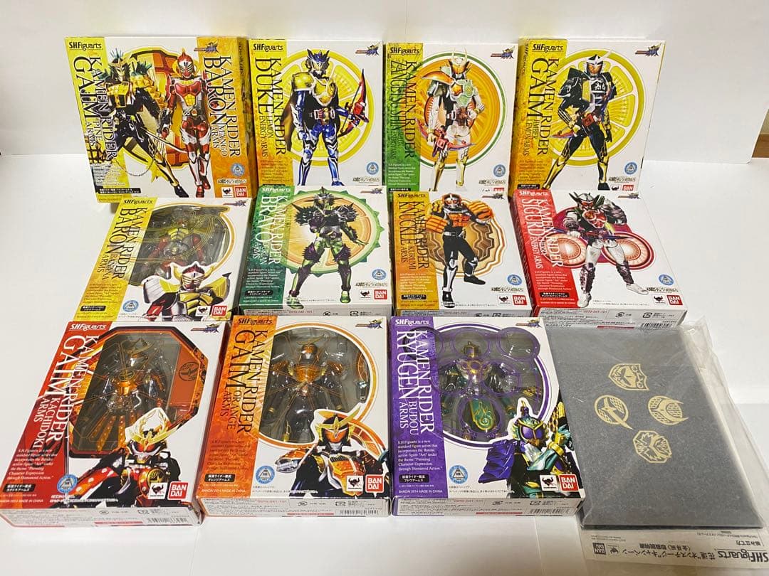 【美品】S.H.Figuarts 仮面ライダー 鎧武 シリーズ　11体セット