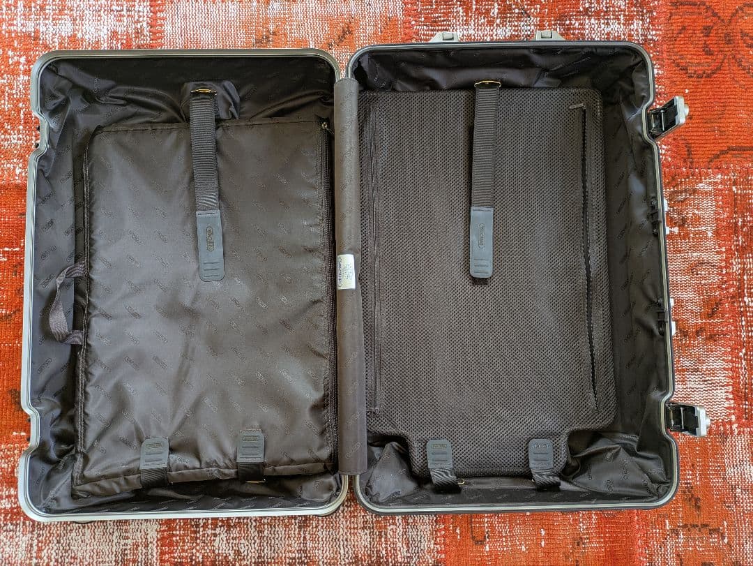 リモワRIMOWAトパーズチタニウム　キャリーケース　スーツケース　67L廃番