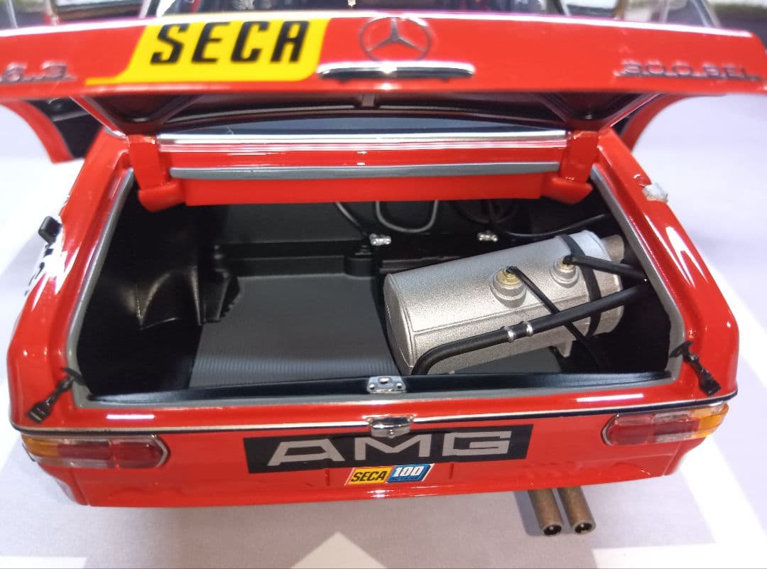 ミニチャンプス製 1/18 Mercedes-Benz AMG 35
