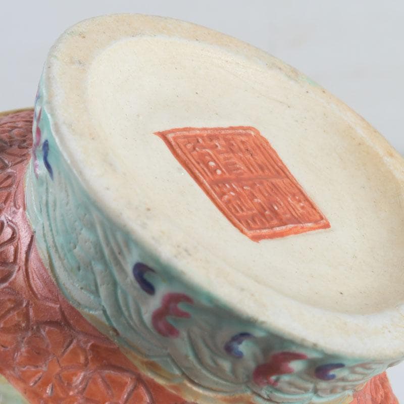 中国　大清乾隆年製款　粉彩　雲龍鳳凰文瓶　V　9566