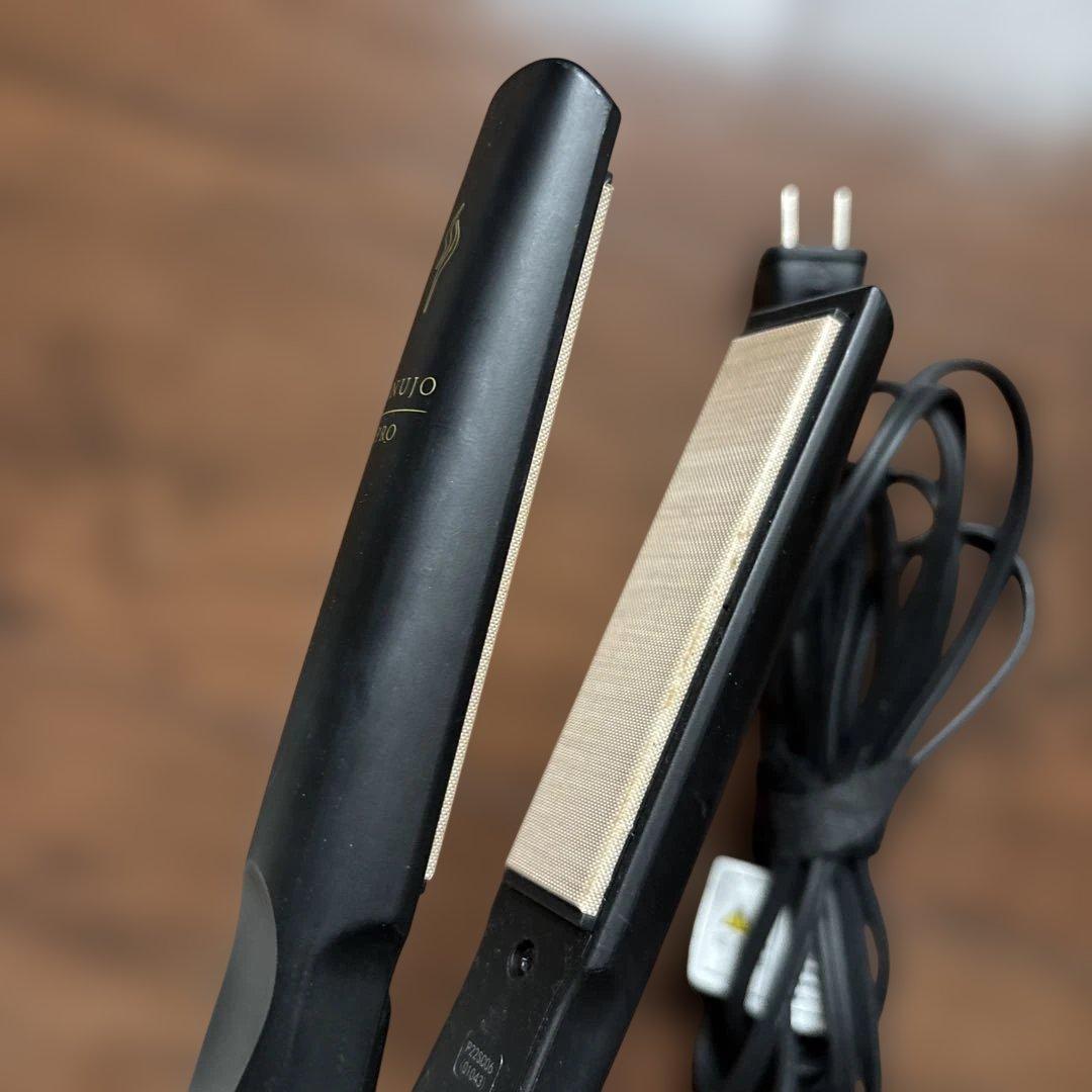 【極美品】KINUYO PRO ストレートヘアアイロン ブラック