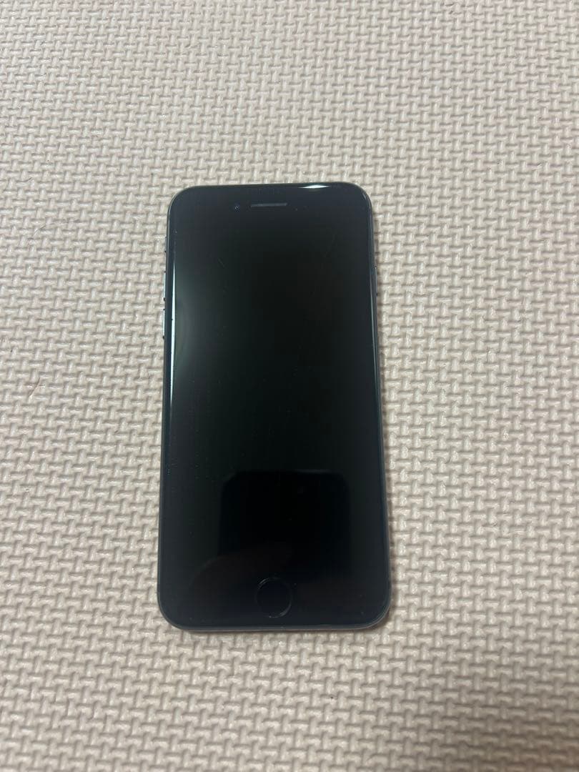 Apple iPhone 8 ブラック 本体　64GB