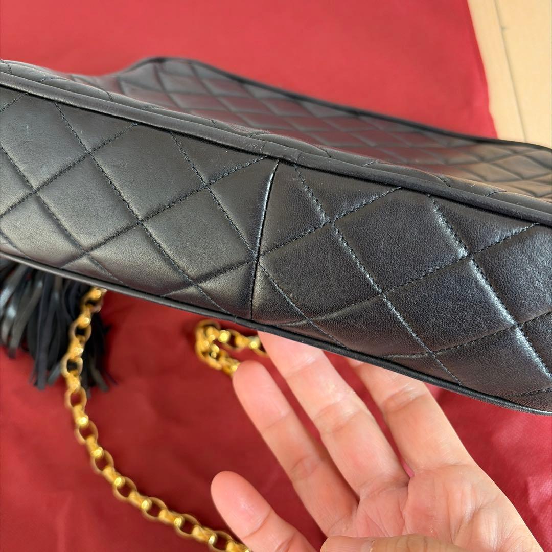 Chanel 黒 キルティング ショルダーバッグ　シャネル マトラッセ