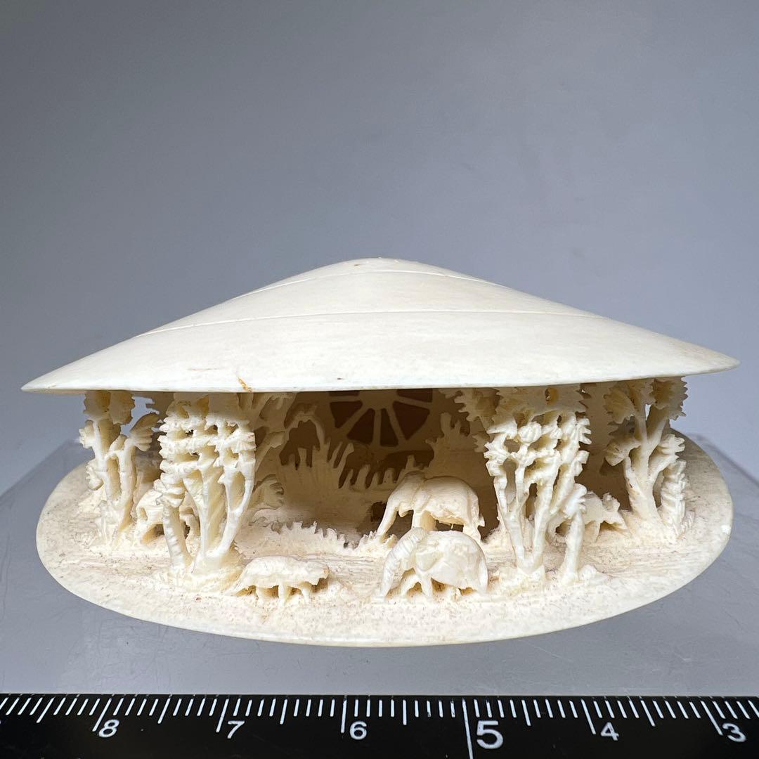 極上貝透彫置物　50g/横幅約7㎝　東Y8-0109☆2Fタサオ