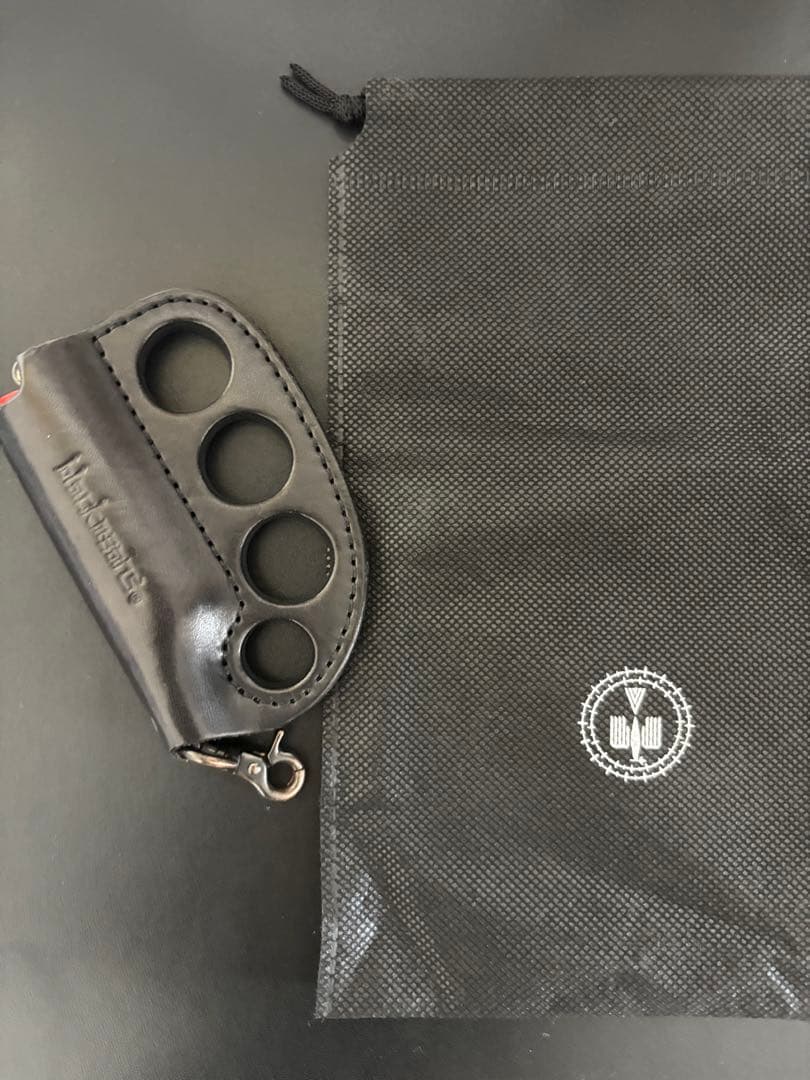 ナックルデザイン レザーキーケース