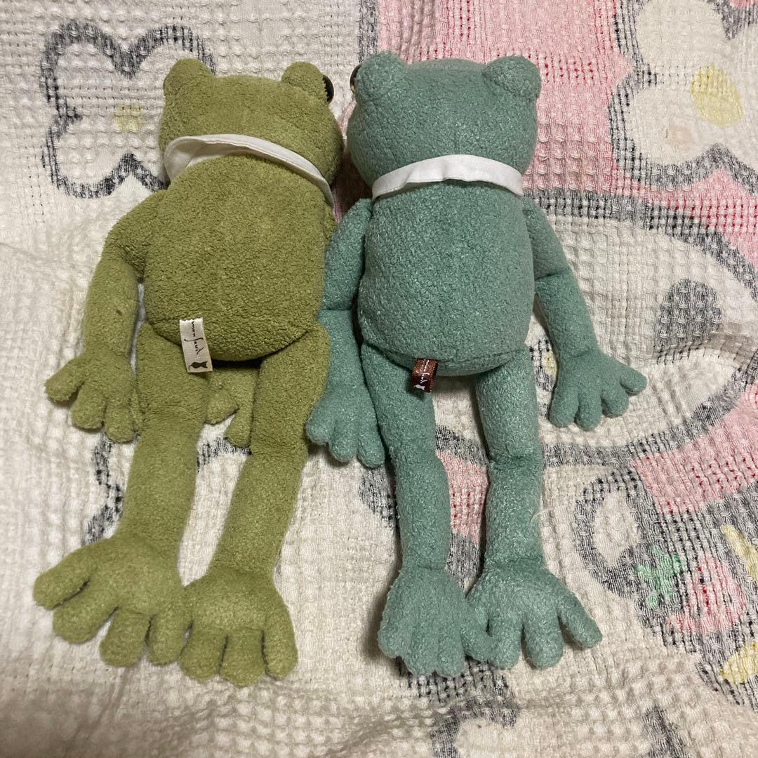 モンスイユ　カエル　ブリトー　ぬいぐるみ　中古品　色違い2こセット