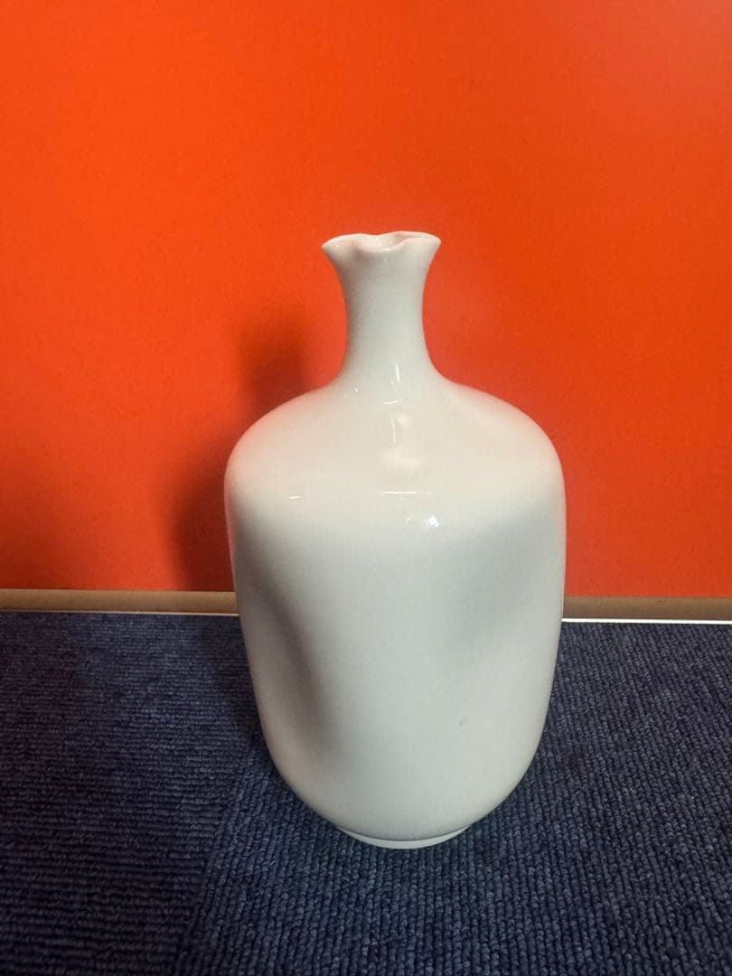 1751 中村清六　白磁　花瓶