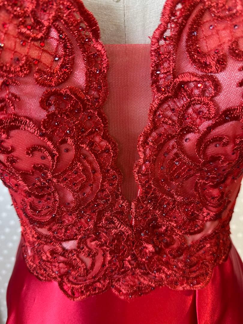 レース装飾 赤 ロングドレス