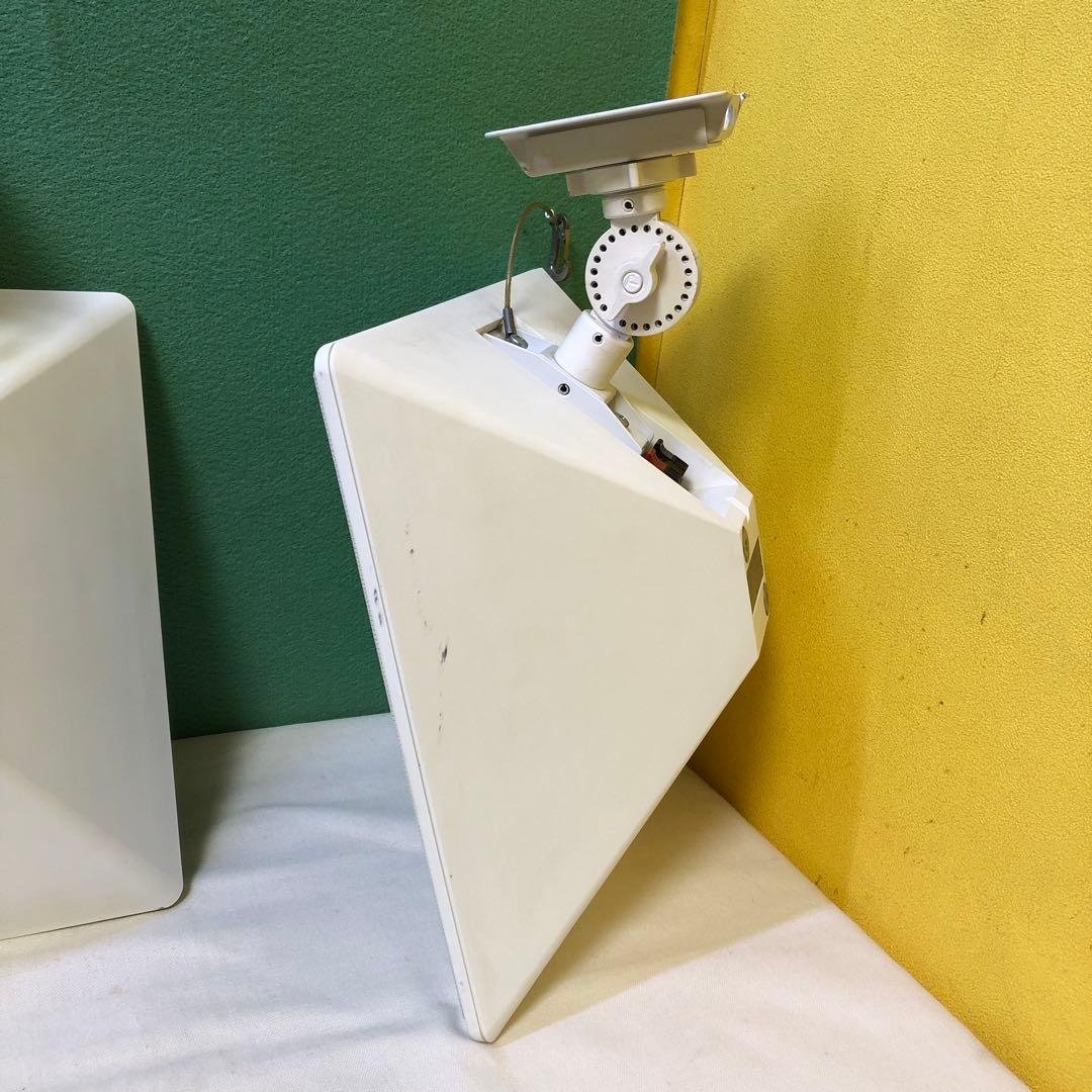 た3● BOSE 111PYW スピーカー 2個セット　吊り金具2個付き