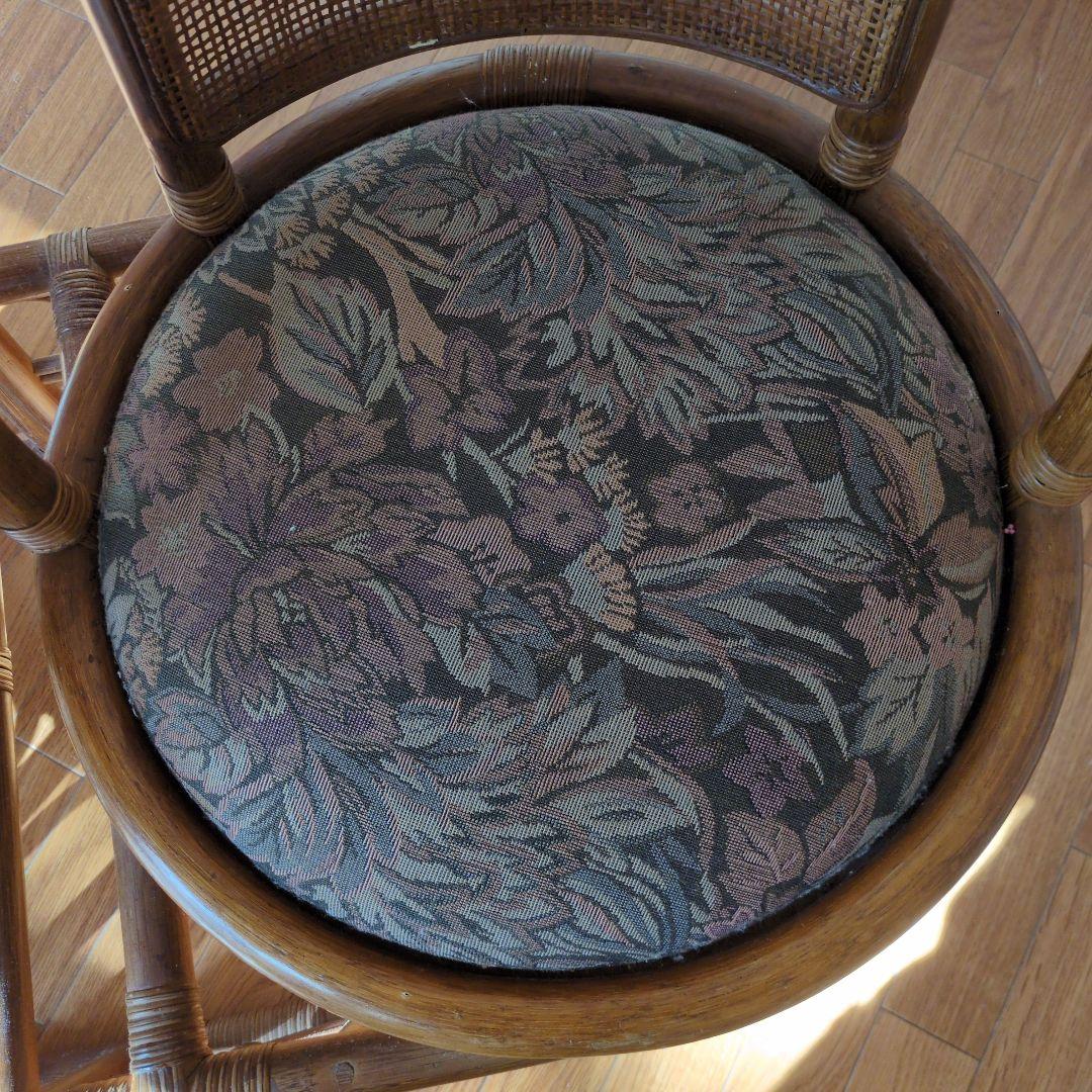 ★最終値下げ 超特価セール★昭和の珍品★コイズミ製 ラタン 回転椅子付きテーブル