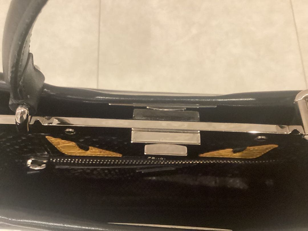 FENDI ピーカブー レギュラー ブラック　ショルダーバッグ