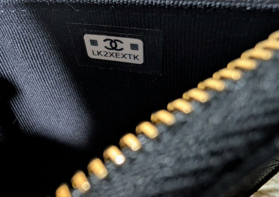 CHANEL 二つ折り財布　ブラック